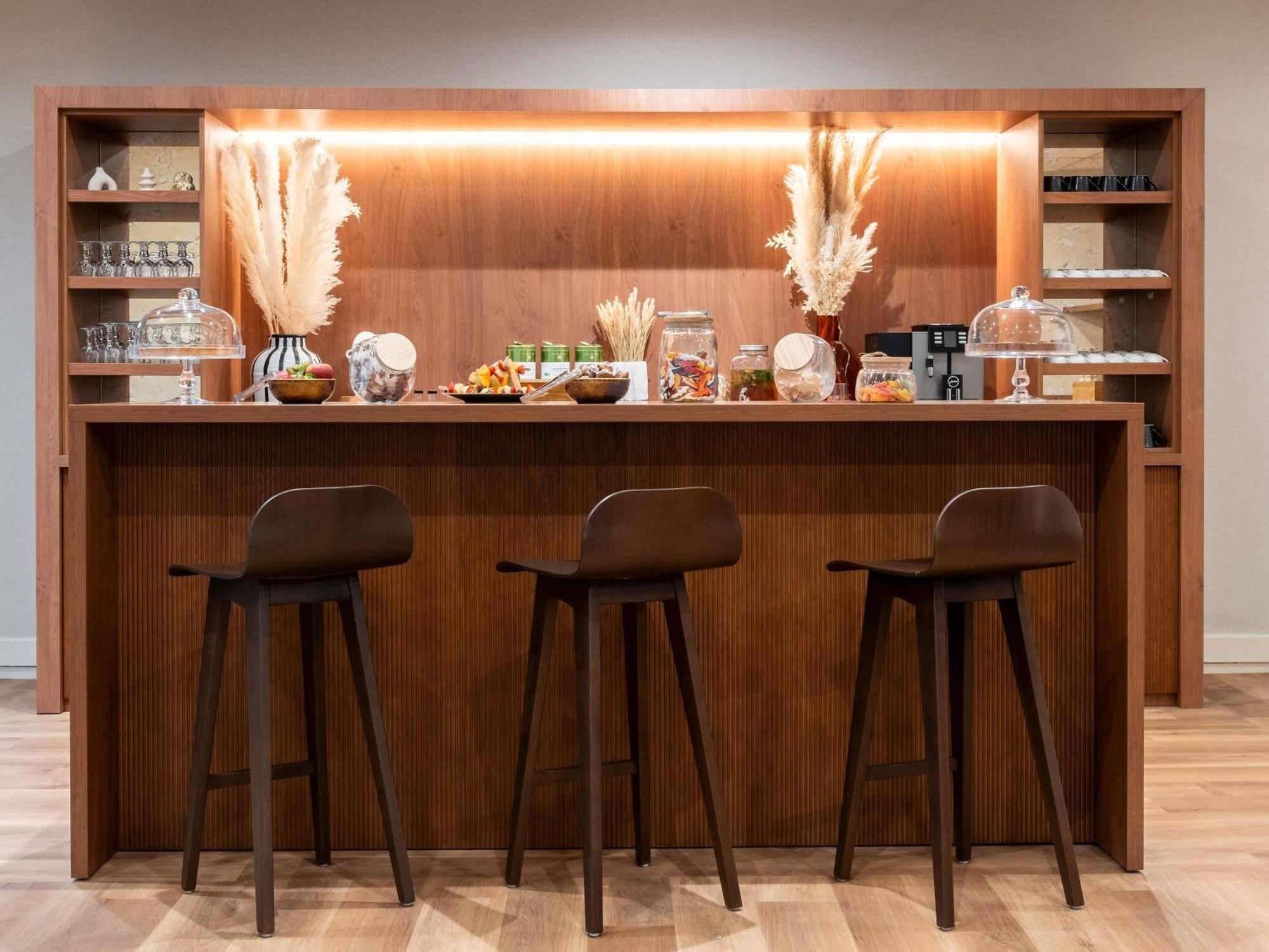 Hotel Mercure Centre Champ De Mars 4*