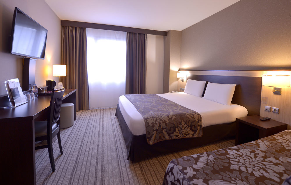Mercure Centre Champ De Mars Hotel 4*