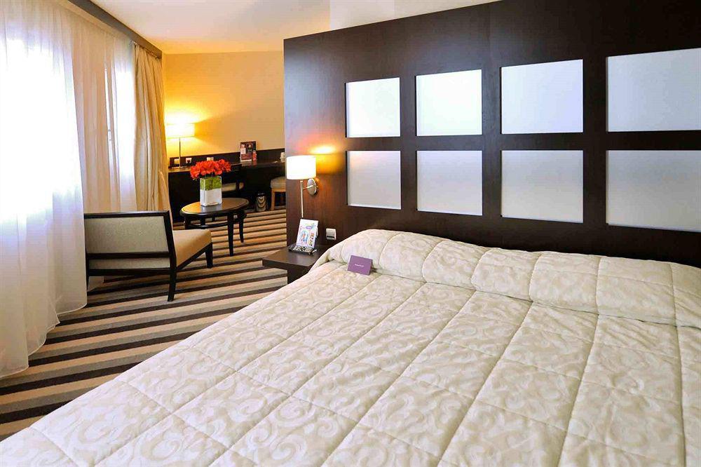 Mercure Centre Champ De Mars
