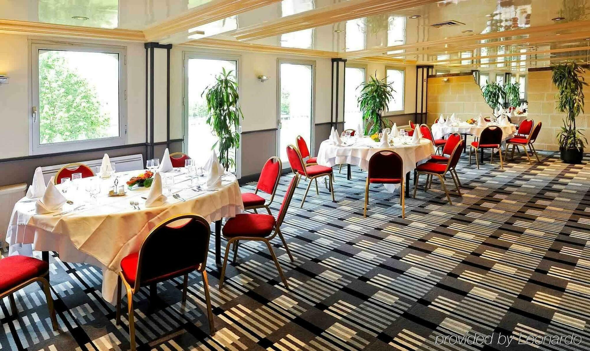 Mercure Centre Champ De Mars 4*